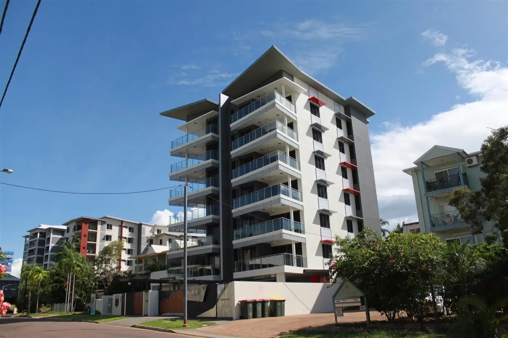 Hue-5 Apartments