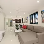 Hue-5 Apartments